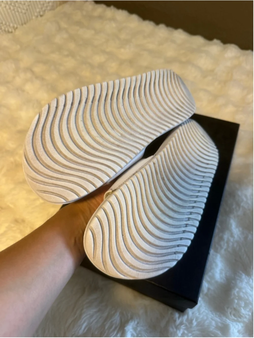 Preowned , Youth Nike Kawa Slide Sandals 🤍🖤, size 7